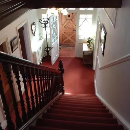 فندق مبيت وإفطار Lee-side 4*