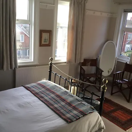 Lee-side Bed & Breakfast